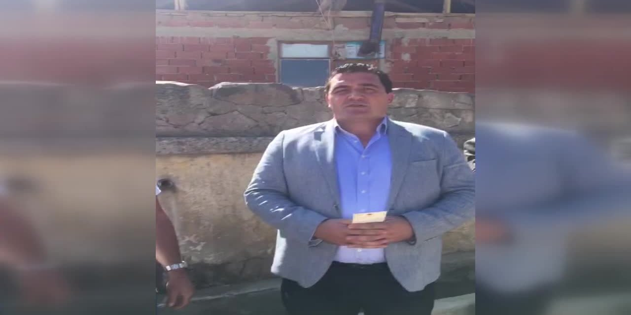 PANDEMİNİN ORTASINDA SULARI KESİLEN KÖYDE GÜNLÜK 2,5 LİTRELİK SU İLE YAŞAM MÜCADELESİ