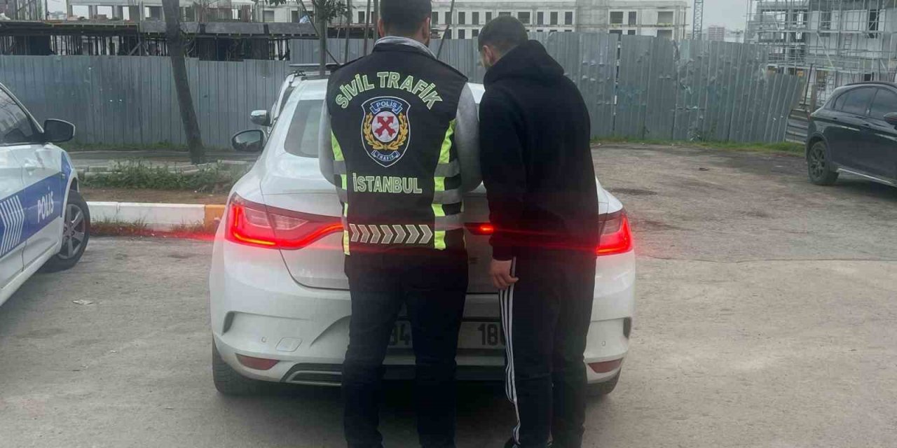 MALTEPE’DE MOTOSİKLETLE AKROBASİ 14 BİN LİRAYA PATLADI