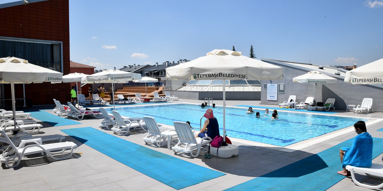 TEPEBAŞI SU SPORLARI MERKEZİ, HALKI HAVUZLA BULUŞTURUYOR