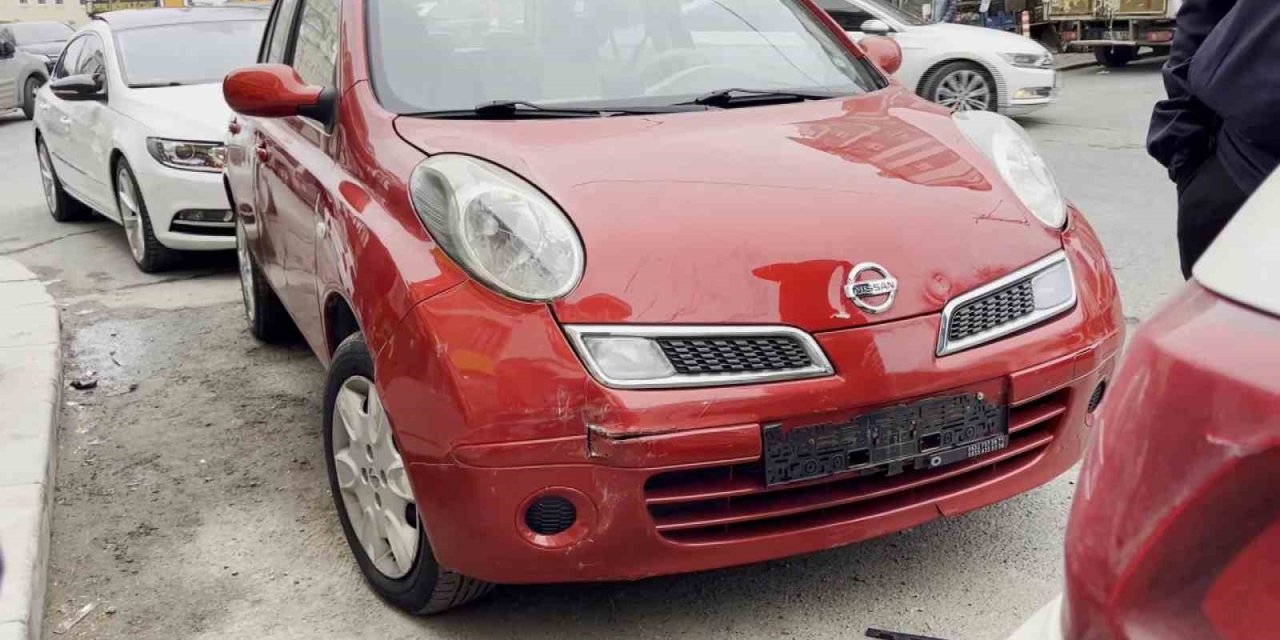 KÜÇÜKÇEKMECE’DE ARAÇ MARKETE DALDI