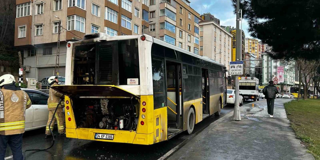 EYÜPSULTAN’DA İETT OTOBÜSÜNDE KORKUTAN YANGIN