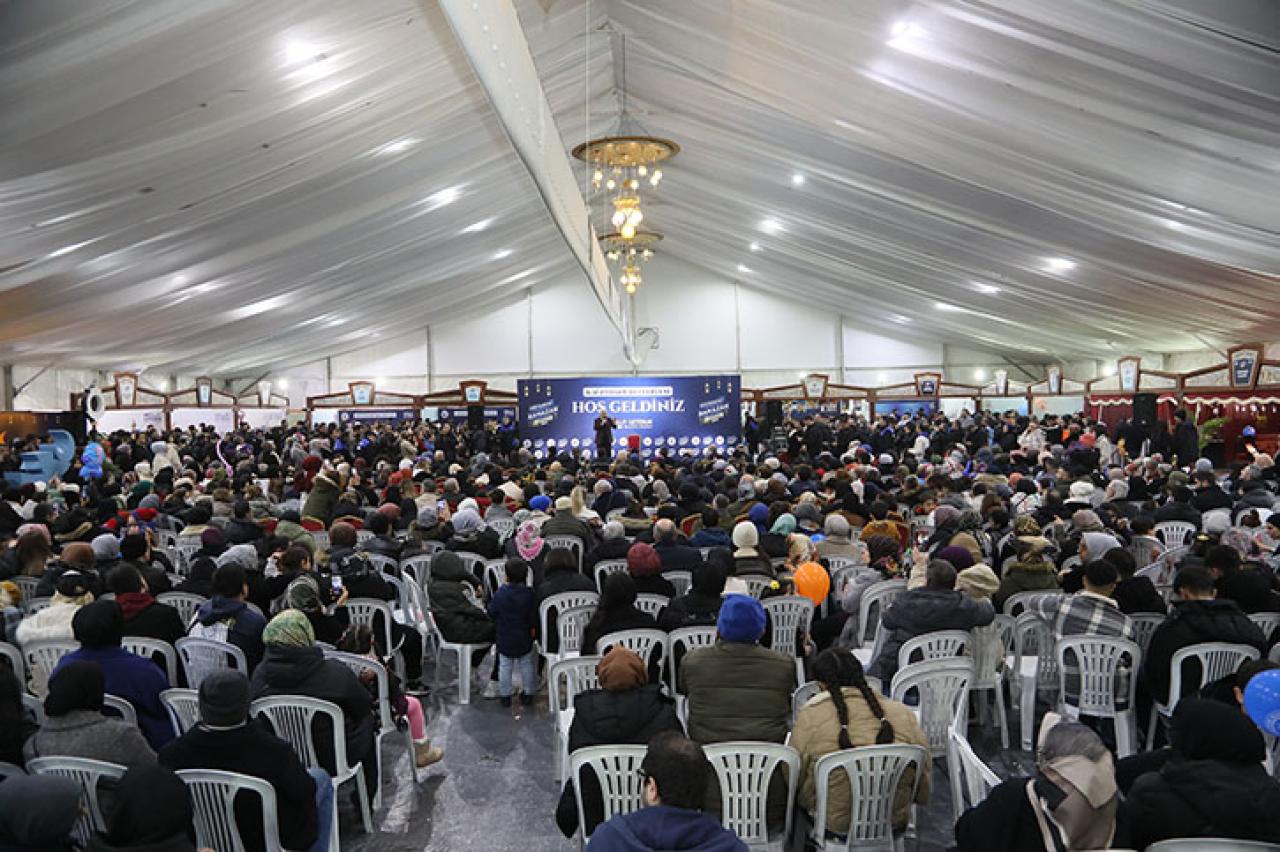 NİHAT HATİPOĞLU KÂĞITHANE’DE RAMAZAN COŞKUSUNA ORTAK OLDU
