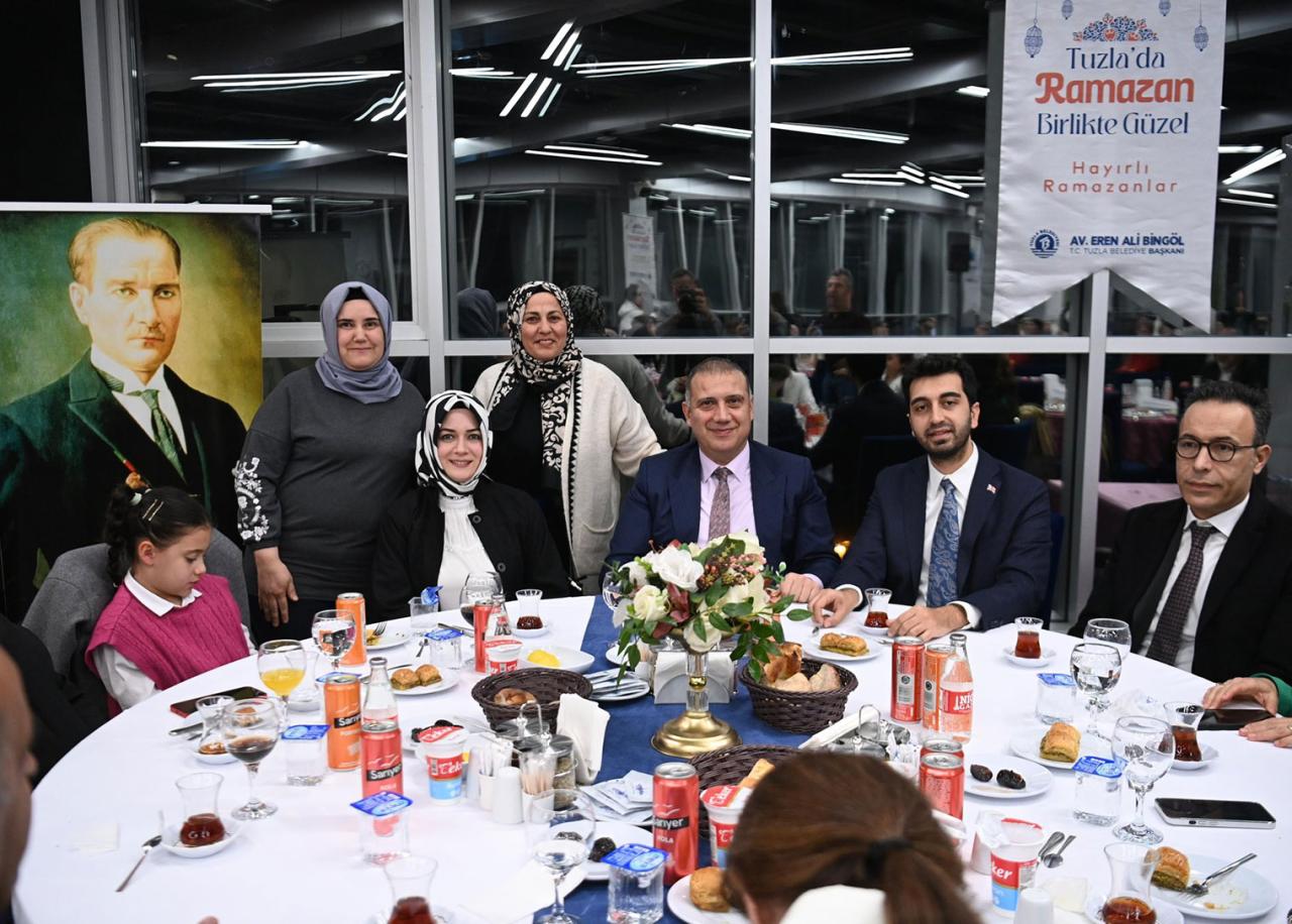 Başkan Eren Ali Bingöl, kaymakamlık personeliyle iftar programında bir araya geldi
