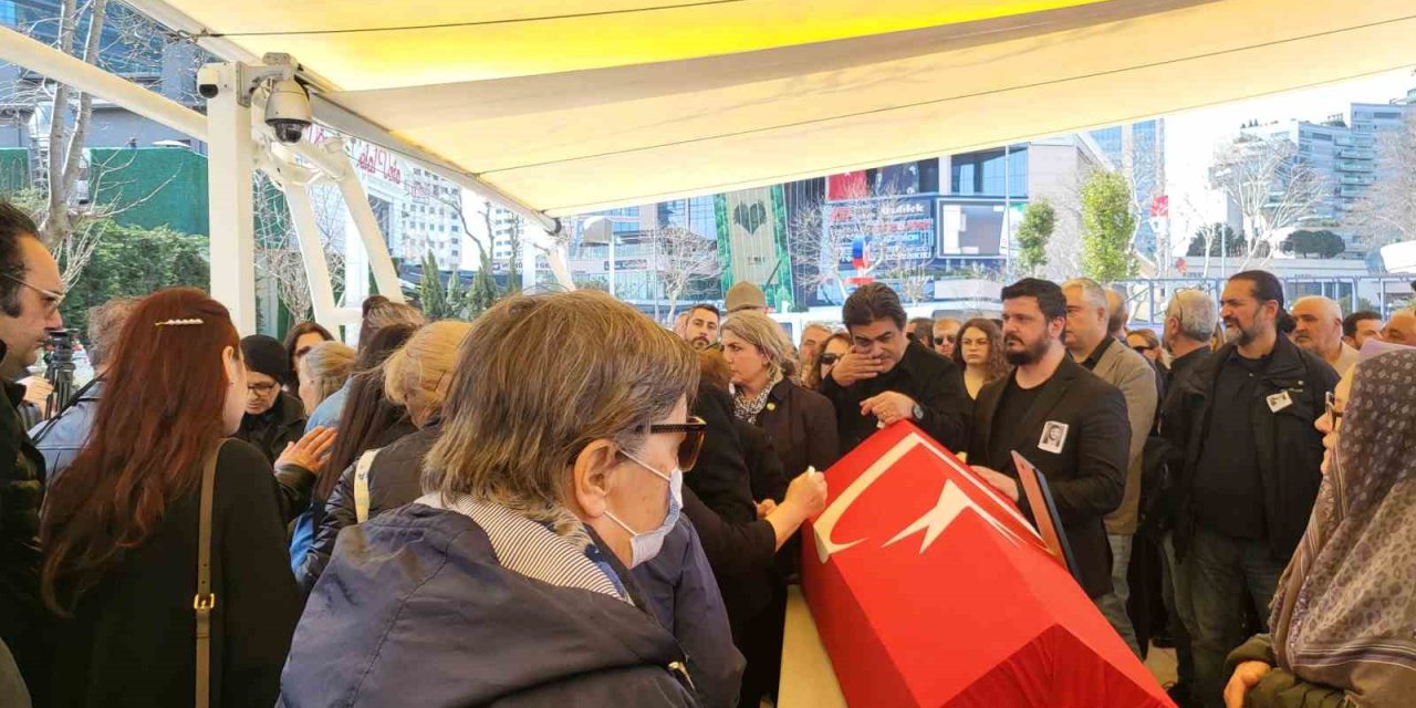 OYUNCU ŞİNASİ YURTSEVER SON YOLCULUĞUNA UĞURLANDI