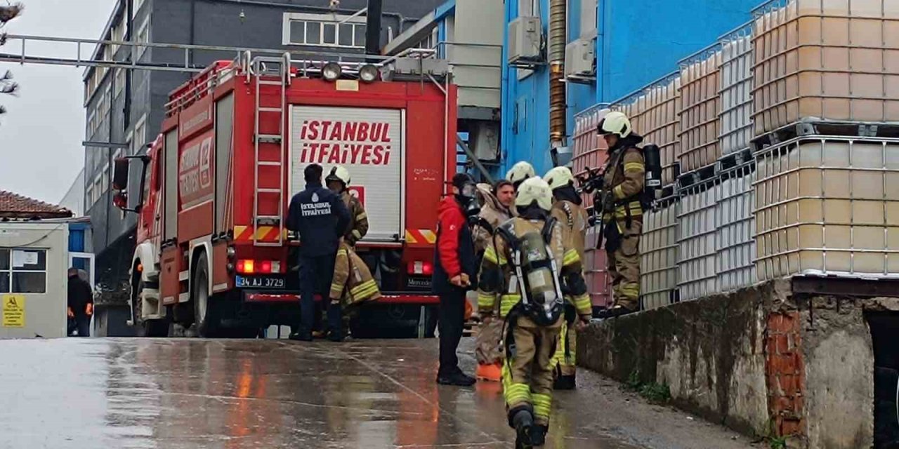 TUZLA’DA FABRİKADA KİMYASAL MADDE SIZINTISI: İŞÇİLER TEDBİR AMAÇLI TAHLİYE EDİLDİ