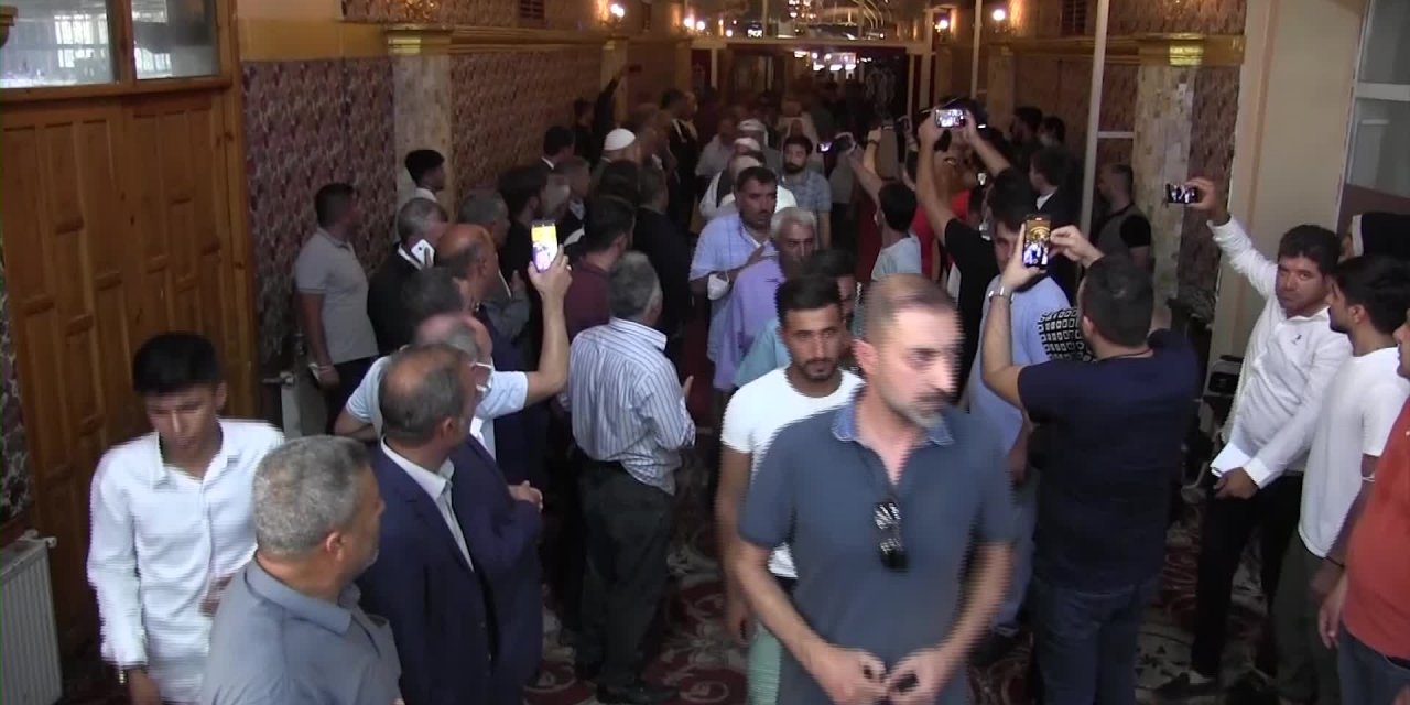 ŞANLIURFA’DA AYNI AŞİRET ÜYESİİKİ AİLE ARASINDAKİ 7 YILLIK KAN DAVASI BARIŞLA SONUÇLANDI