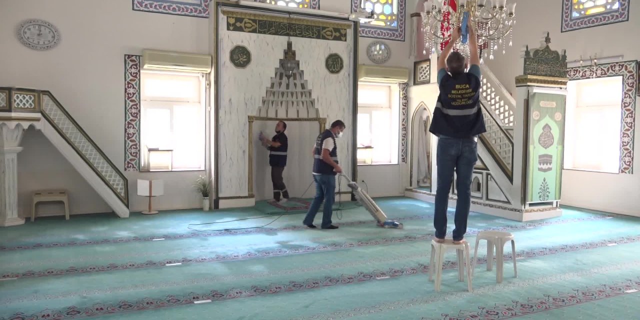 BUCA'DA CAMİLERE BAYRAM TEMİZLİĞİ