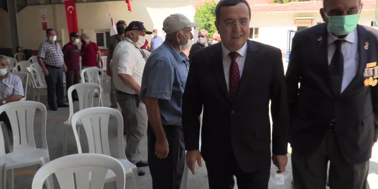 KONAK BELEDİYE BAŞKAN BATUR, ŞEHİT AİLELERİNİ VE GAZİLERİ UNUTMADI