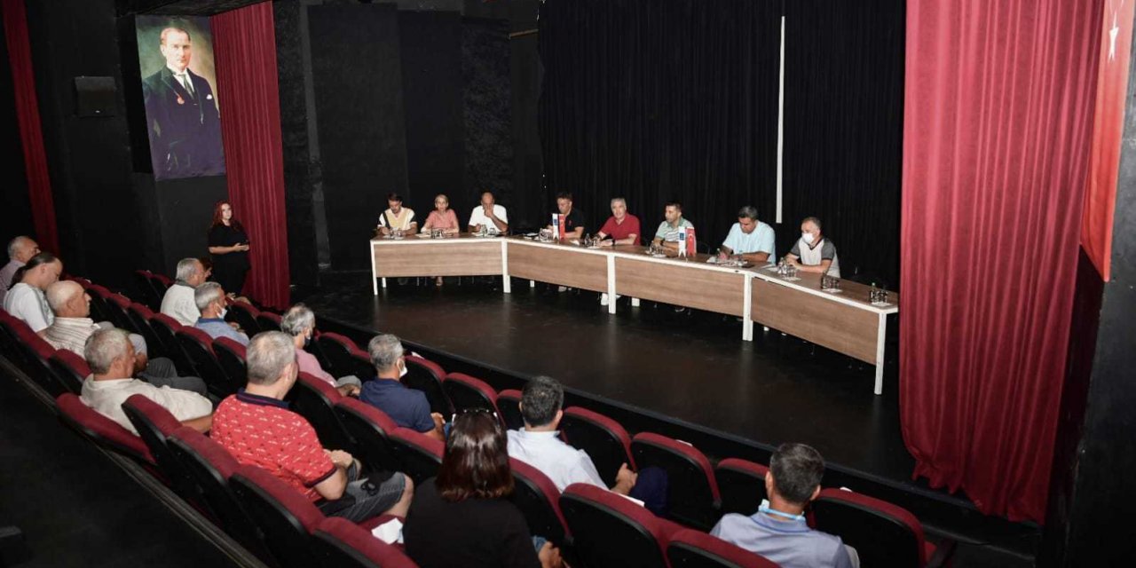 KUŞADASI BELEDİYE BAŞKANI ÖMER GÜNEL, MAHALLE MUHTARLARI İLE BİR ARAYA GELDİ