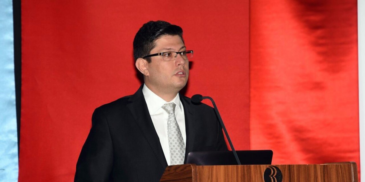 TÜRK METAL'DEN 'MEDYA' ELEŞTİRİSİ: "BİNLERCE İNSAN EYLEM YAPARKEN KAMERALAR KEDİYİÇEKTİ"