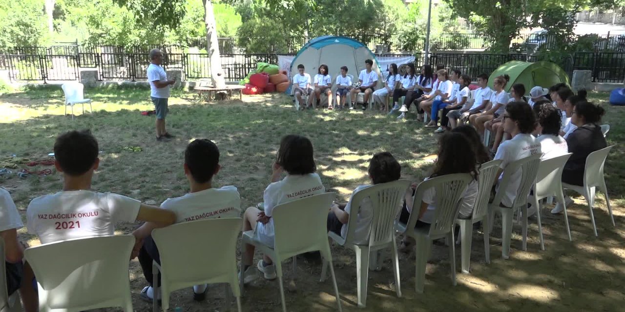 GENÇ DAĞCILAR BUCA'DA KAMPA GİRDİ