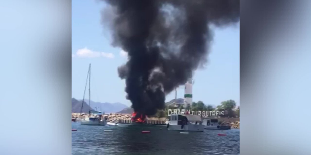 BODRUM'DA MARİNAYA BAĞLI MİLYON DOLARLIK MOTOR YAT ALEV ALEV YANDI