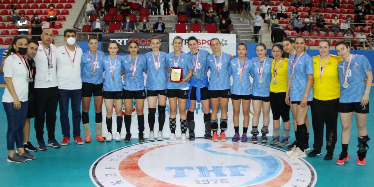 İZMİR BÜYÜKŞEHİR BELEDİYESPOR’UN LİSANSLI SPORCU SAYISI BİN 100’E ULAŞTI
