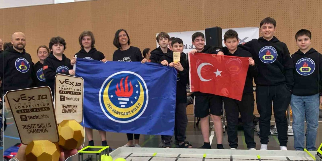 TEDROBOTEAM, ALPİNE ROBO GAMES VEX ROBOTİCS TURNUVASI’NIN ŞAMPİYONU OLDU