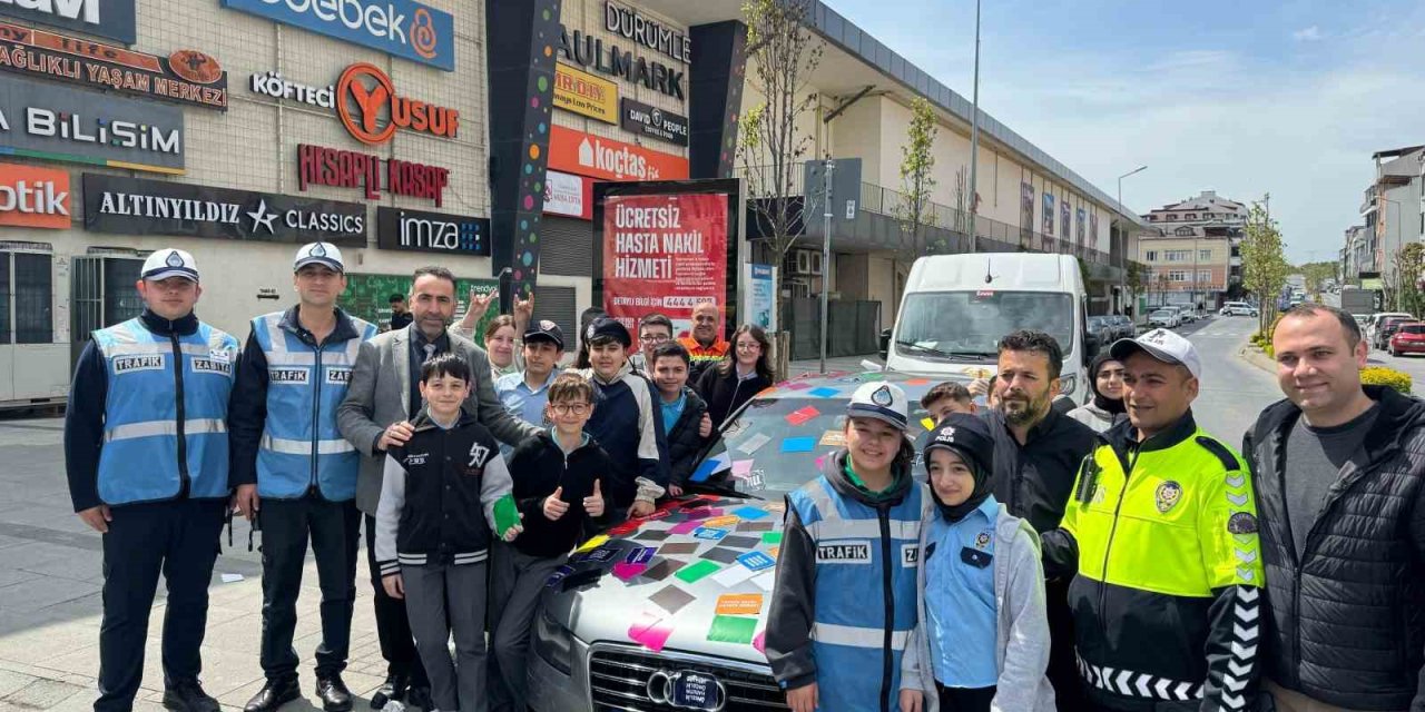 ARNAVUTKÖY’DE TRAFİK FARKINDALIĞINA ETİKETLİ UYARI: "ÖNCELİK YAYANIN, ÖNCELİK HAYATIN"