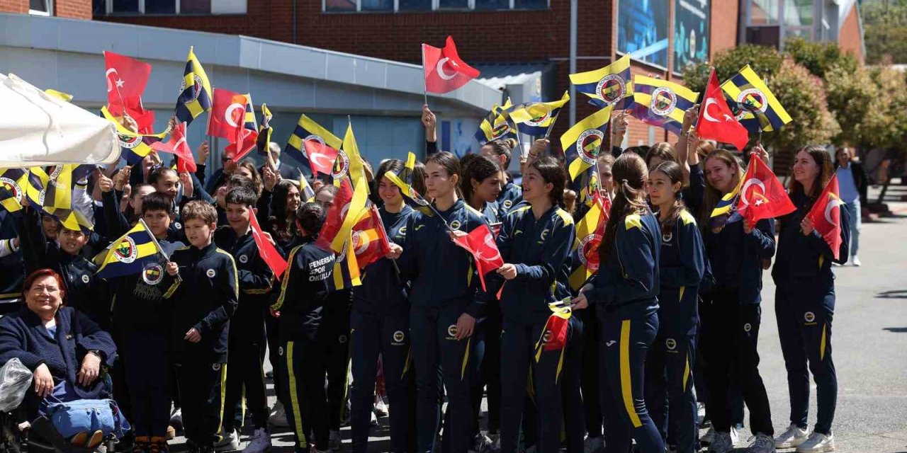 FENERBAHÇE KURULUŞUNUN 118. YILINI TÖRENLE KUTLADI