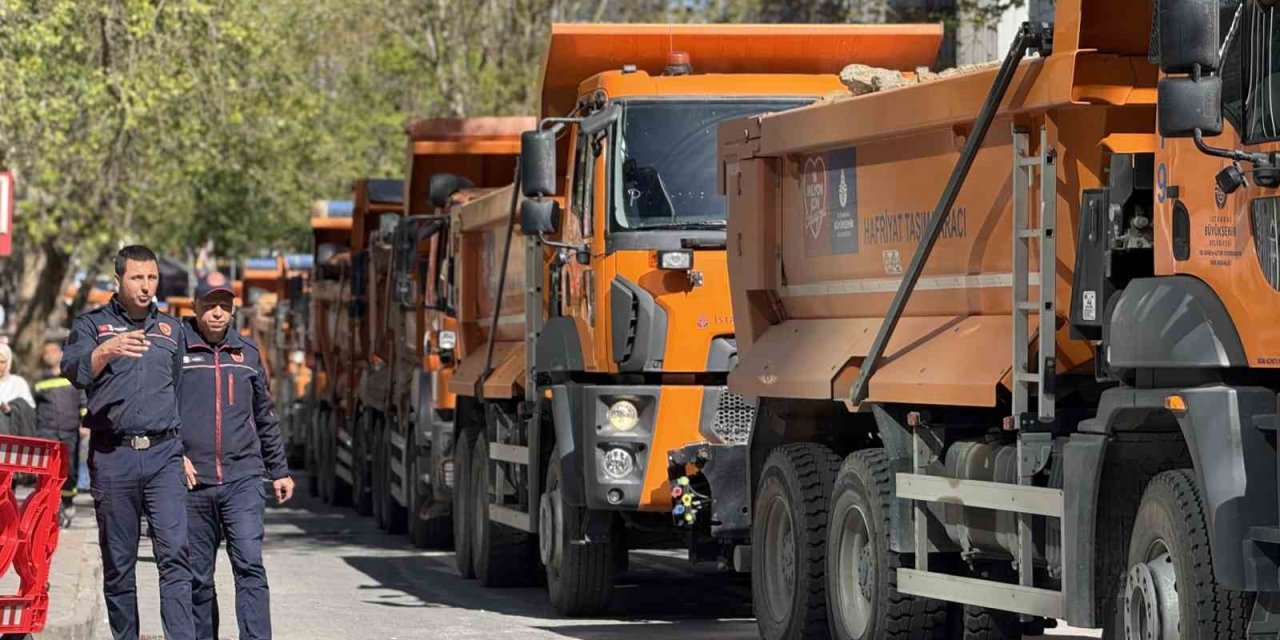 SARIYER’DE ÇÖKEN YOLU ONARMA ÇALIŞMALARI DEVAM EDİYOR