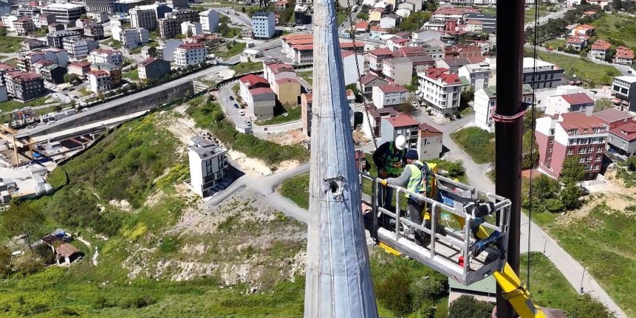 DEPREMDE HASAR GÖREN ARNAVUTKÖY SIDDIK CAMİİ’NİN MİNARESİ SÖKÜLDÜ
