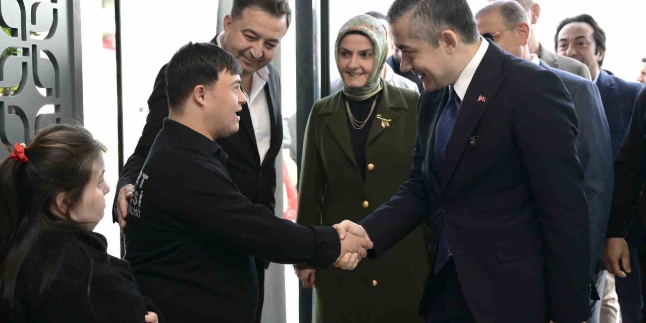 ESENYURT BELEDİYESİ ENGELSİZ KAFE HİZMETE AÇILDI