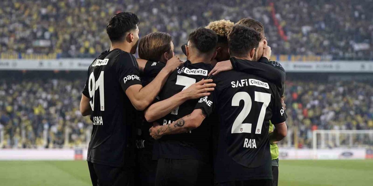 TRENDYOL SÜPER LİG: FENERBAHÇE: 0 - BEŞİKTAŞ: 1 (İLK YARI)