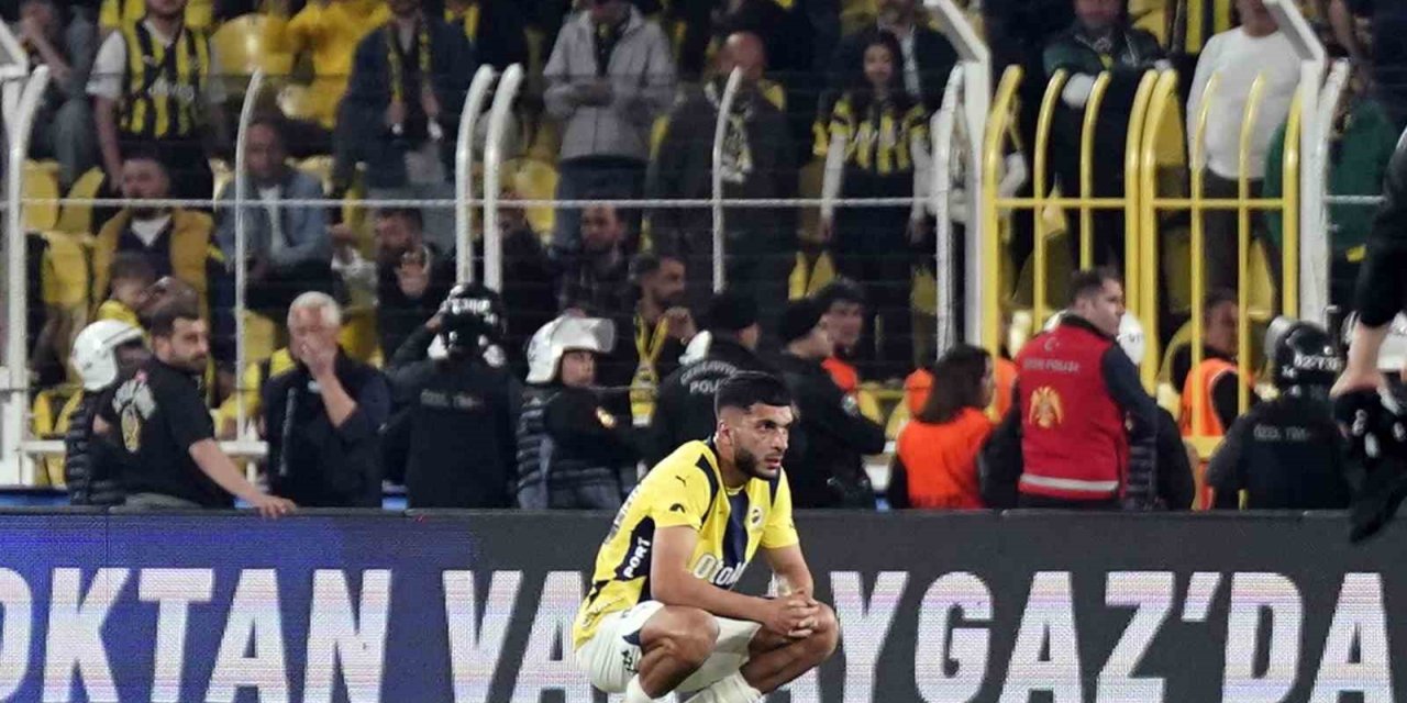FENERBAHÇE EVİNDE 10 PUAN KAYBETTİ