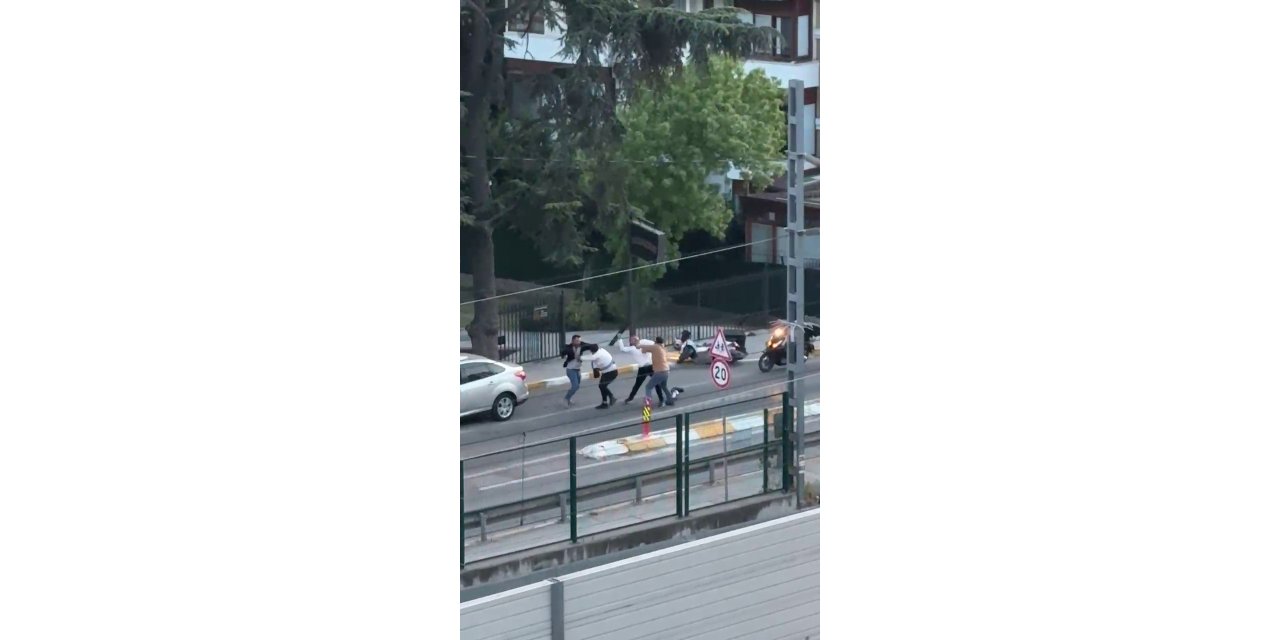 PENDİK’TE YOL VERME KAVGASI: YUMRUKLAR, KASK VE BIÇAK HAVADA UÇUŞTU