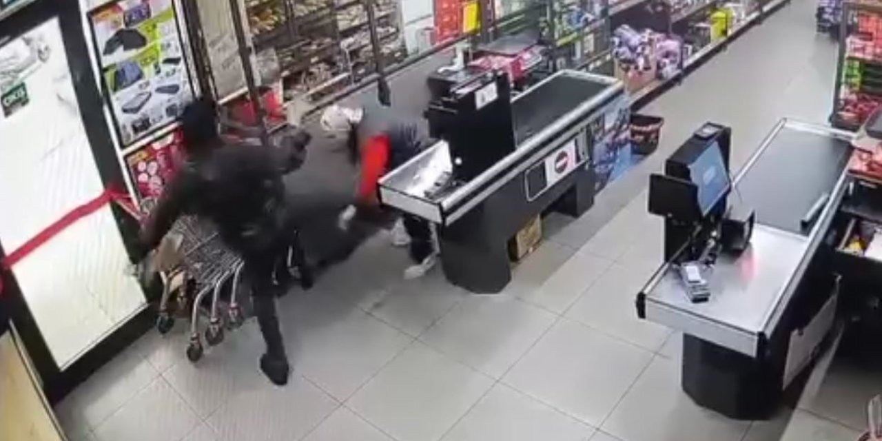 BAYRAMPAŞA’DA BİM MARKETTE KASİYERİ DARP EDEN ŞÜPHELİ YAKALANDI