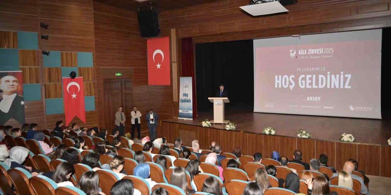 ESENYURT BELEDİYESİ’NDEN AİLE ZİRVESİ: "GÜÇLÜ AİLE, GÜÇLÜ TOPLUM" VURGUSU