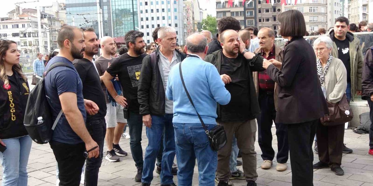 TAKSİM’DE İKİ GRUP ARASINDA KAVGA KAMERADA