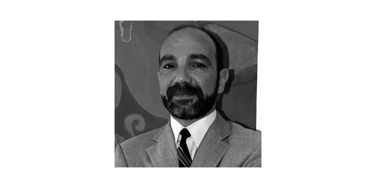 KADIKÖY’DE YAZAR SÜHA OĞUZERTEM YANGINDA HAYATINI KAYBETTİ