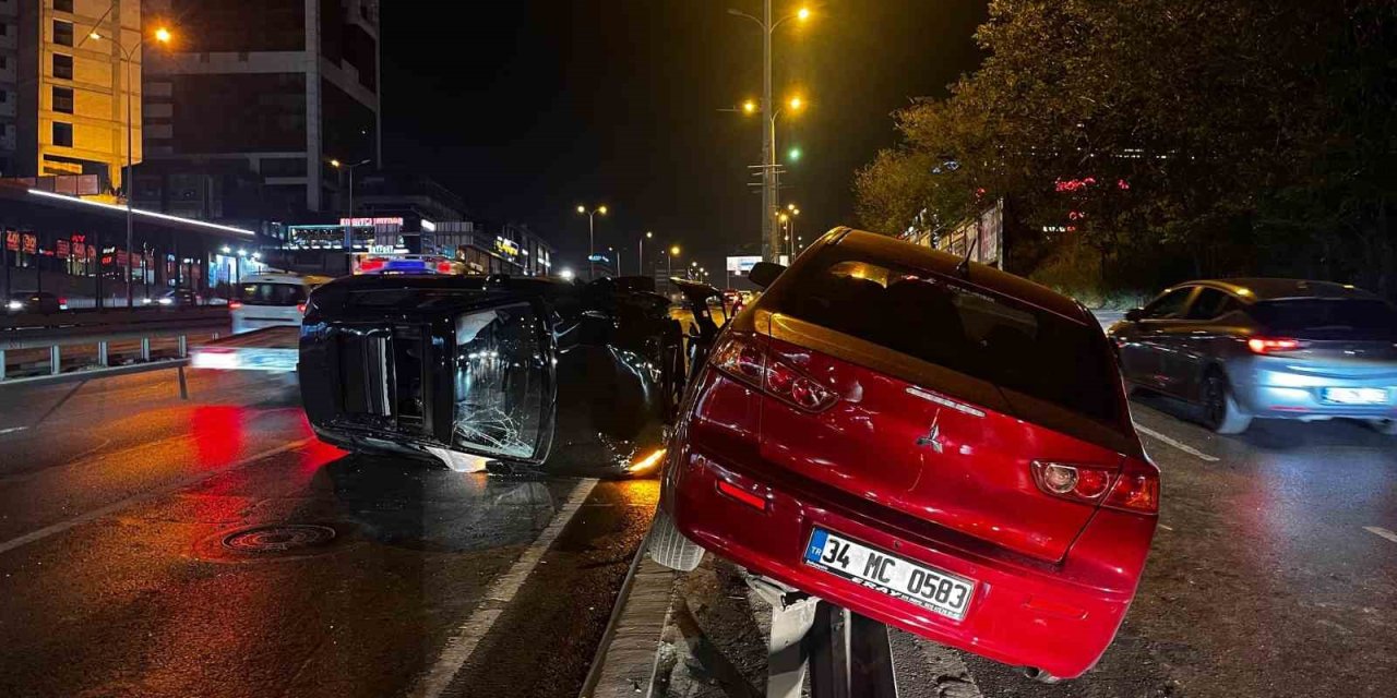 ESENYURT’TA 3 ARAÇLI ZİNCİRLEME KAZA: 2 YARALI