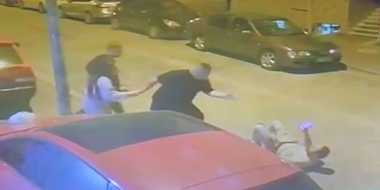 TAŞKINLIK YAPAN ALKOLLÜ KOMŞUSUNU TEK YUMRUKLA YERE SERDİ