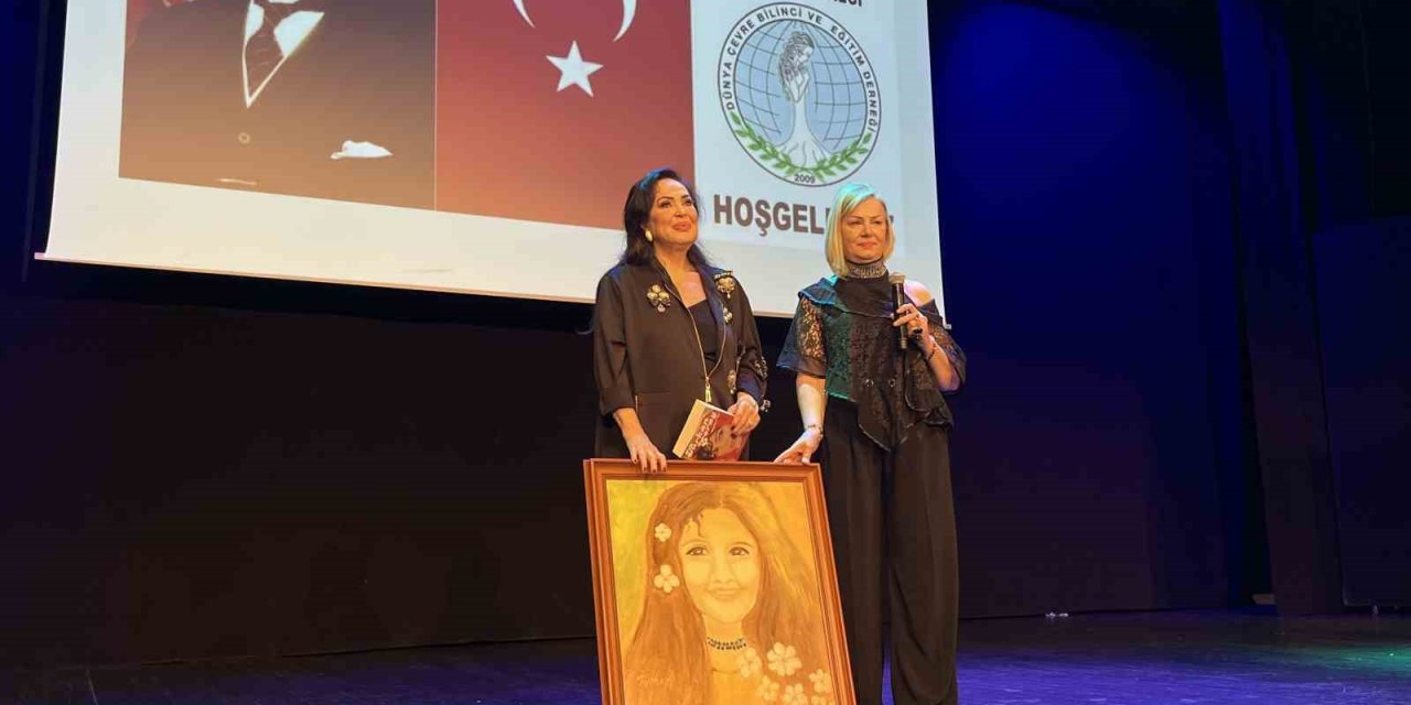 TÜRKAN ŞORAY’IN TABLOSU VE İMZALADIĞI KİTABI EĞİTİME DESTEK İÇİN 1 MİLYONA ALICI BULDU