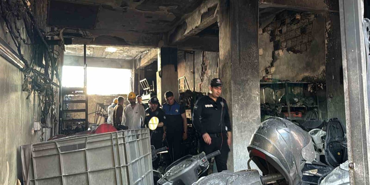 KAĞITHANE’DE TAMİRHANEDEKİ PATLAMADA ÖLEN GENCİN CENAZESİ ADLİ TIP KURUMU’NA KALDIRILDI