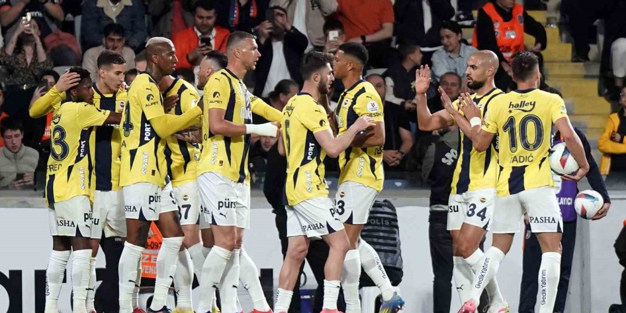 TRENDYOL SÜPER LİG: RAMS BAŞAKŞEHİR: 0 - FENERBAHÇE: 1 (İLK YARI)