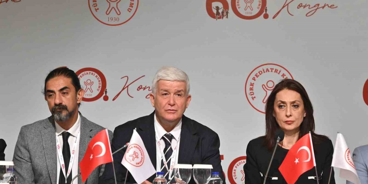 ÇOCUK SAĞLIĞININ GELECEĞİ MASAYA YATIRILDI