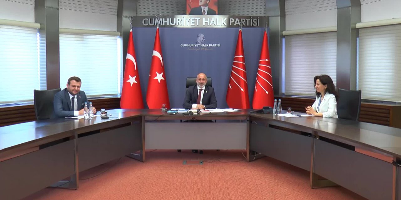 SİYASİ PARTİLERİN BAYRAMLAŞMA TOPLANTILARINDA AŞI MESAJLARI
