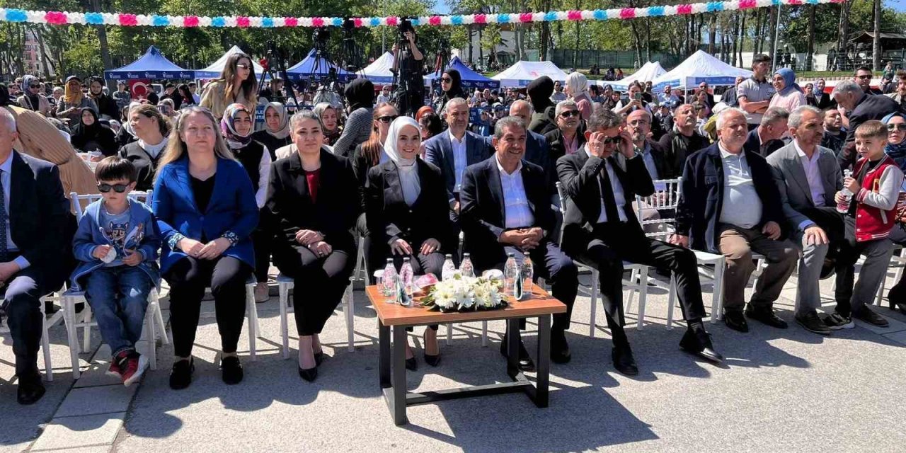 ESENLER’DE ANNELER GÜNÜ’NDE "5. ULUSLARARASI NİNNİ FESTİVALİ" DÜZENLENDİ