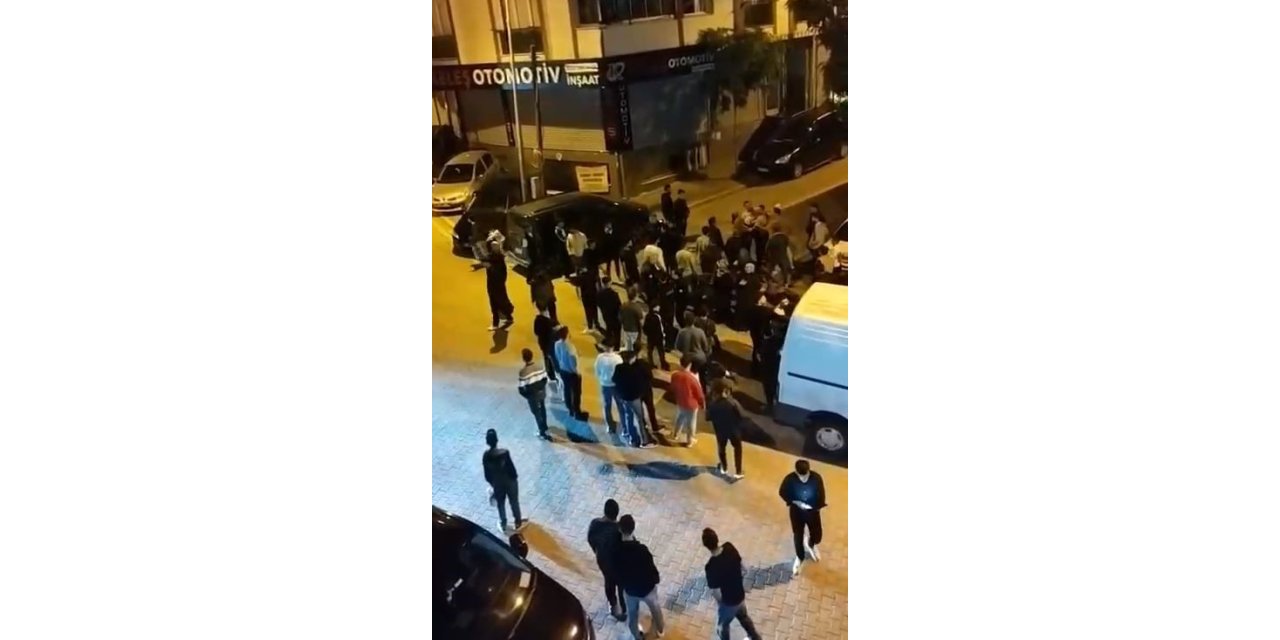 KAZA SONRASINDA İKİ AİLE BİRBİRİNE GİRDİ; O ANLAR KAMERADA