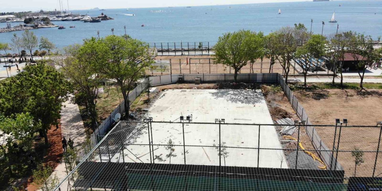 KADIKÖY KALAMIŞ PARK’INI BETONA BOĞDULAR: HALK İSYAN ETTİ