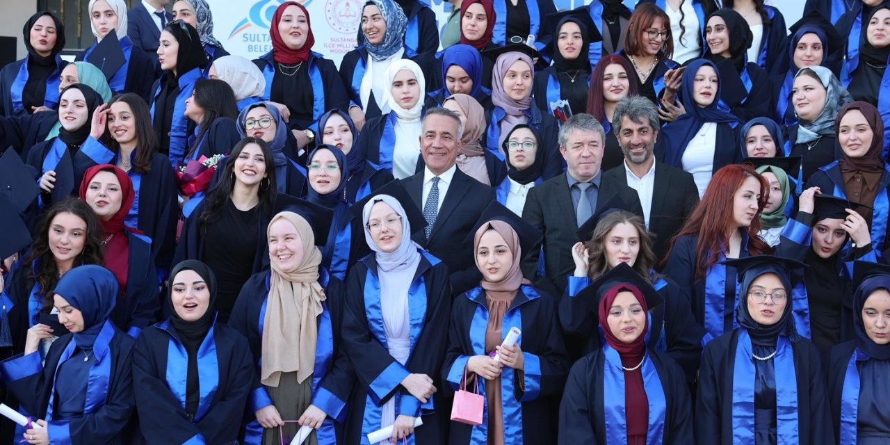 SULTANGAZİLİ GENÇLERİN MEZUNİYET HEYECANI