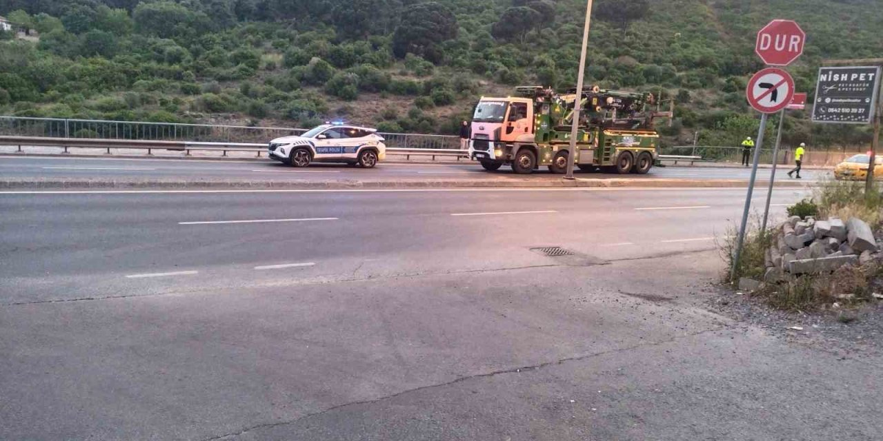 MALTEPE’DE KONTROLDEN ÇIKAN OTOMOBİL GÖLETE UÇTU