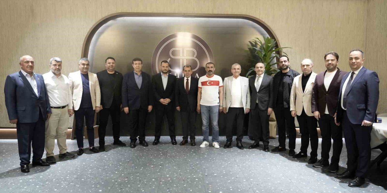 DURSUN ÖZBEK VE ERTUĞRUL DOĞAN DOSTLUK YEMEĞİNDE BİR ARAYA GELDİ