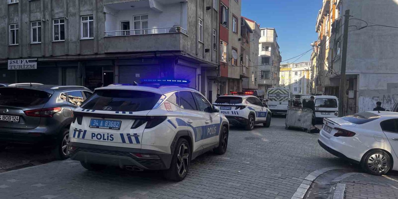 ESENYURT’TA SOKAKTA OYNARKEN SERVİS ARACININ ÇARPTIĞI ÇOCUK AĞIR YARALANDI