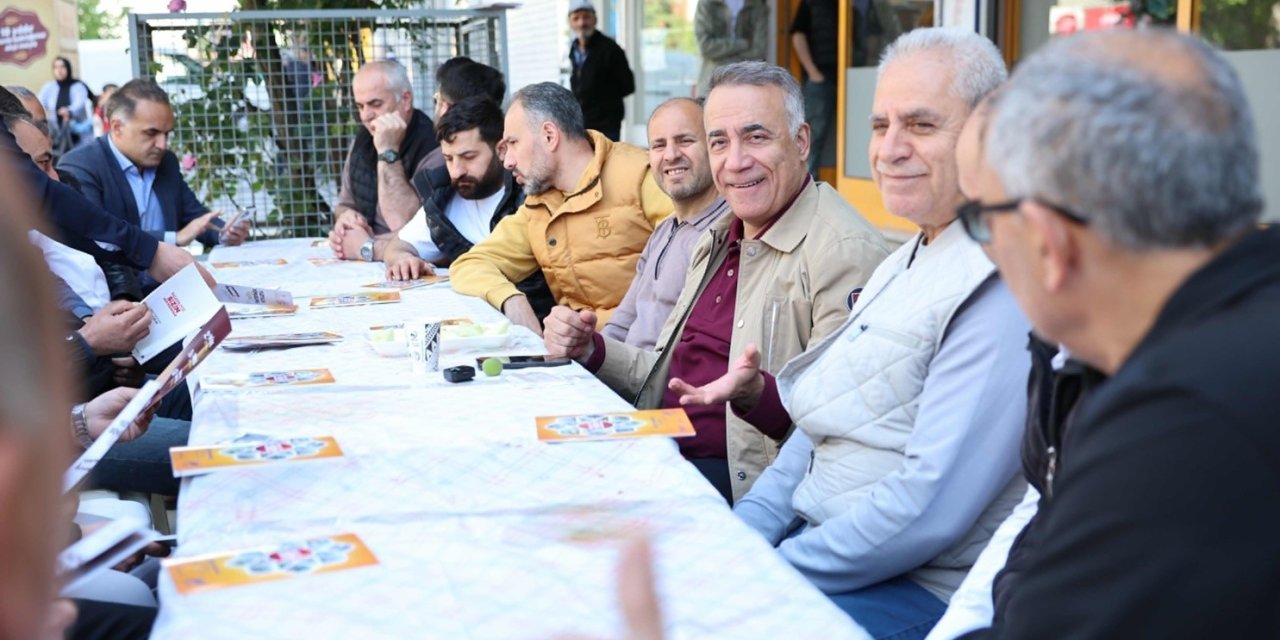 SULTANGAZİ BELEDİYE BAŞKANI DURSUN ESNAFLA KAHVALTI SOFRASINDA