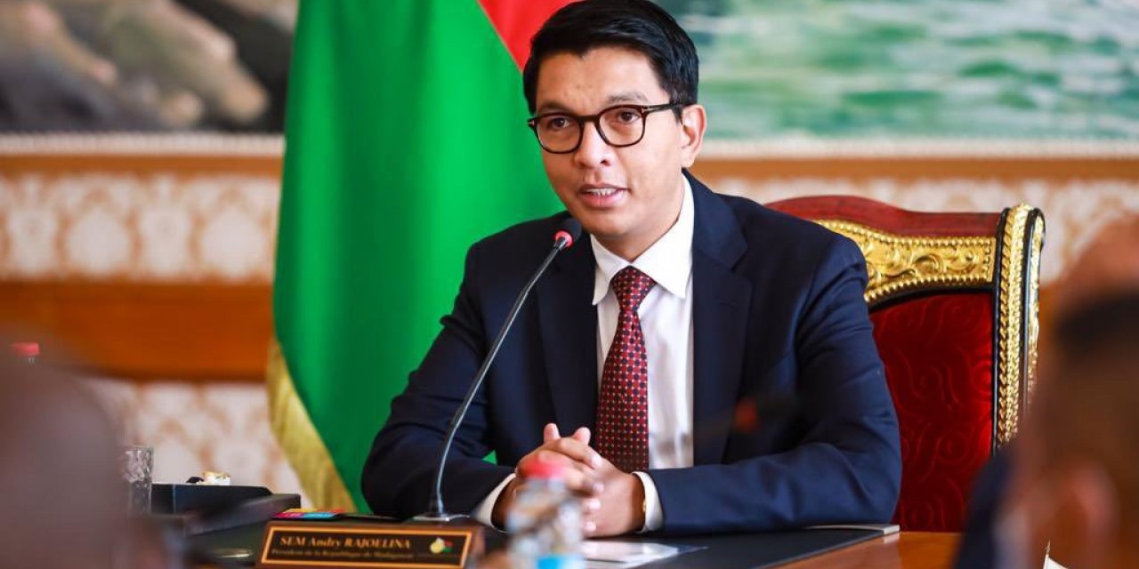 MADAGASKAR DEVLET BAŞKANI RAJOELİNA'YA SUİKAST GİRİŞİMİÖNLENDİ