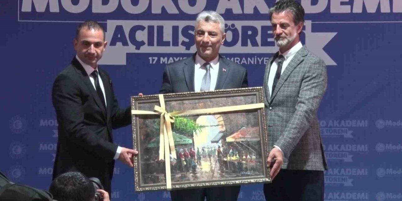 TİCARET BAKANI ÖMER BOLAT: "MOBİLYA SEKTÖRÜNDE DÜNYADA İLK ON İÇİNDEYİZ"