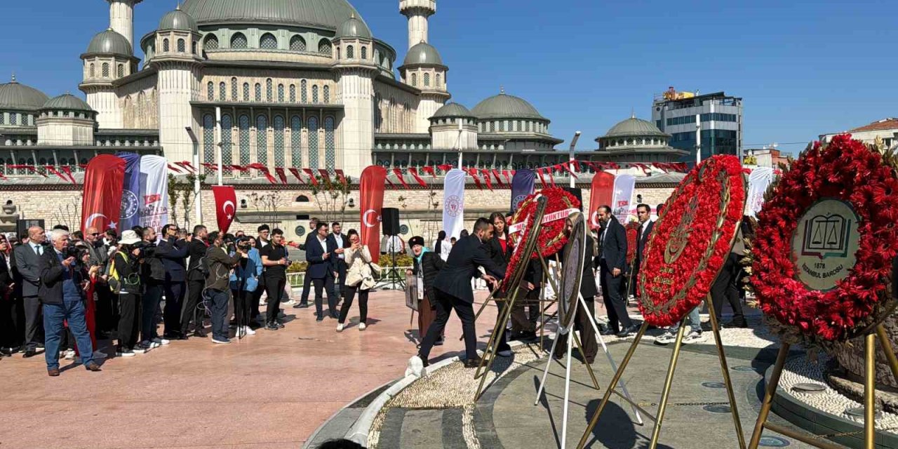 TAKSİM MEYDANI’NDA 19 MAYIS TÖRENİ