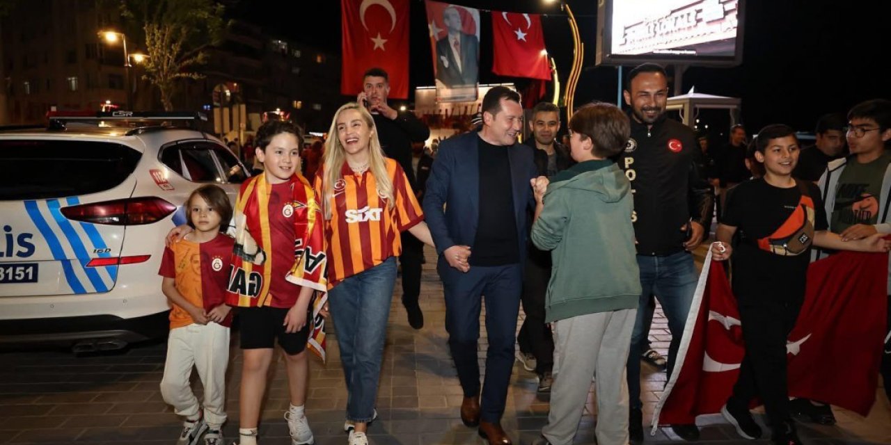 SİLİVRİ BELEDİYE BAŞKANI BORA BALCIOĞLU ŞAMPİYONLUK KUTLAMALARINA KATILDI