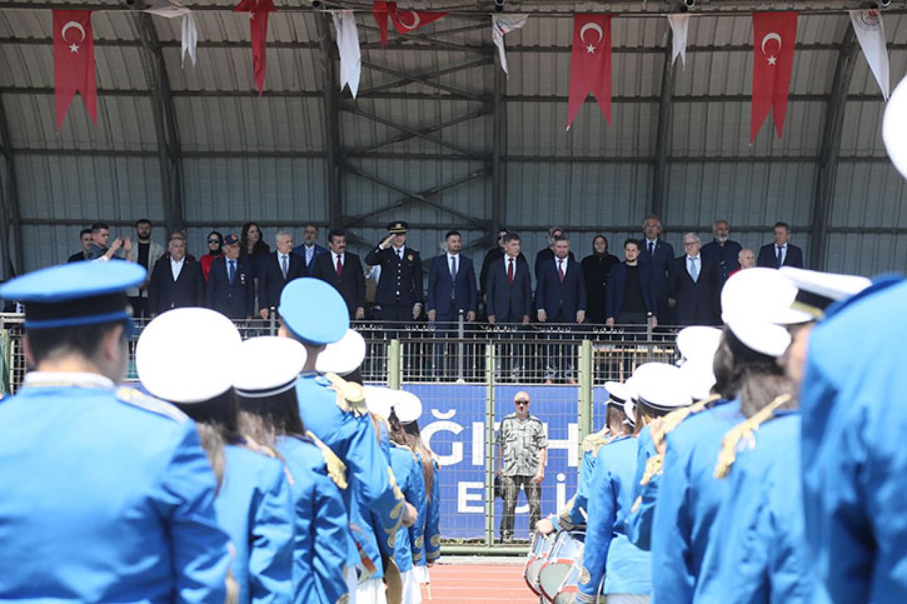 19 MAYIS ATATÜRK'Ü ANMA, GENÇLİK VE SPOR BAYRAMI KAĞITHANE'DE COŞKUYLA KUTLANDI